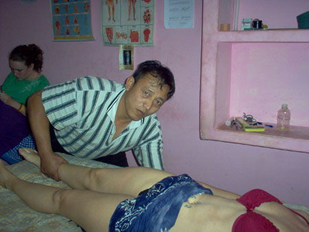 Tibetan massage 053